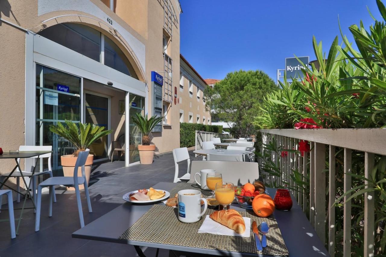 Hotel Restaurant Kyriad Fréjus Exterior foto