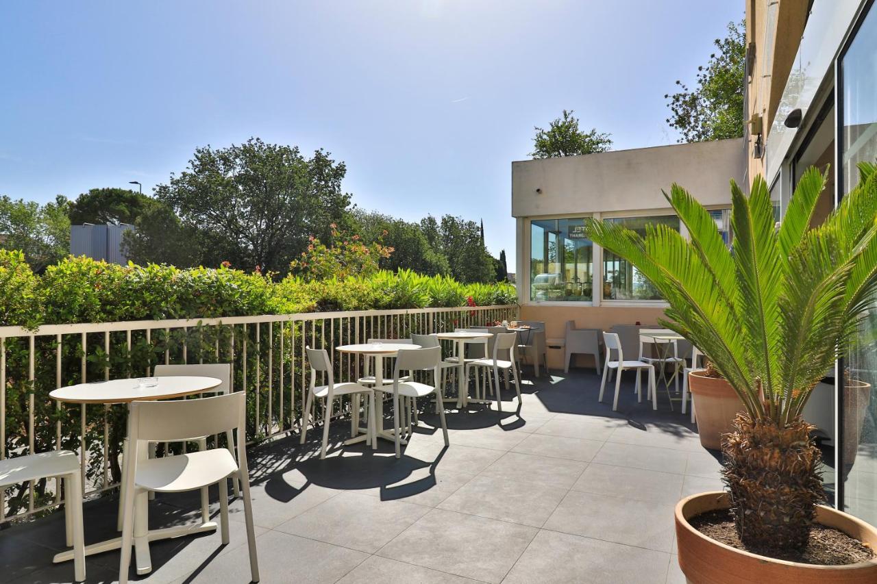 Hotel Restaurant Kyriad Fréjus Exterior foto